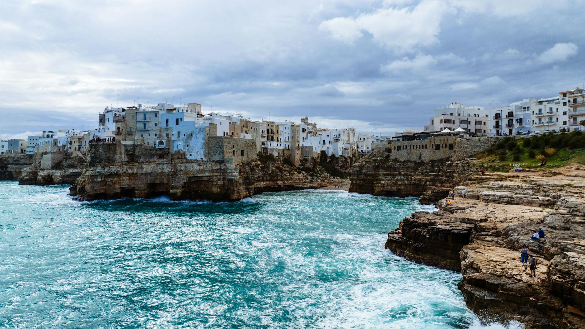 Cosa vedere a Polignano a Mare: il gioiello sul mare della Puglia